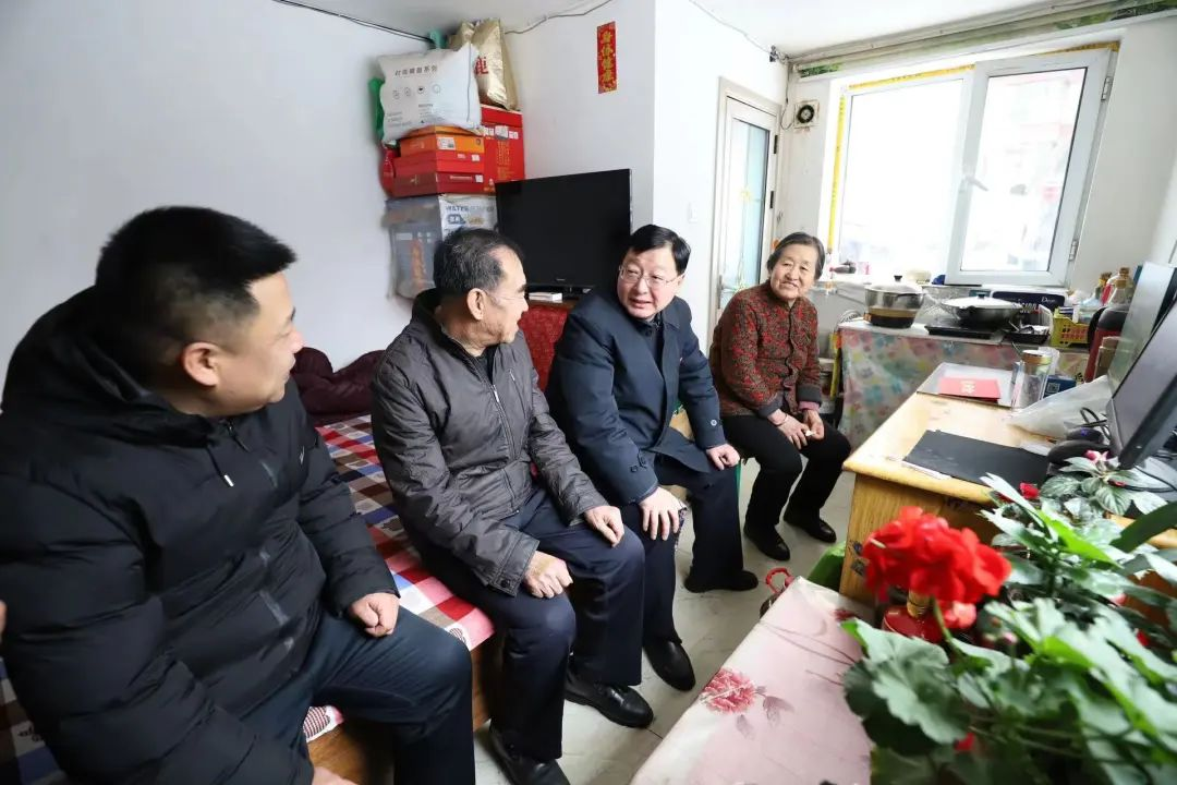 新春将至 岁寒送暖——古交市人民检察院党组书记、检察长马晖一行走访慰问困难群众